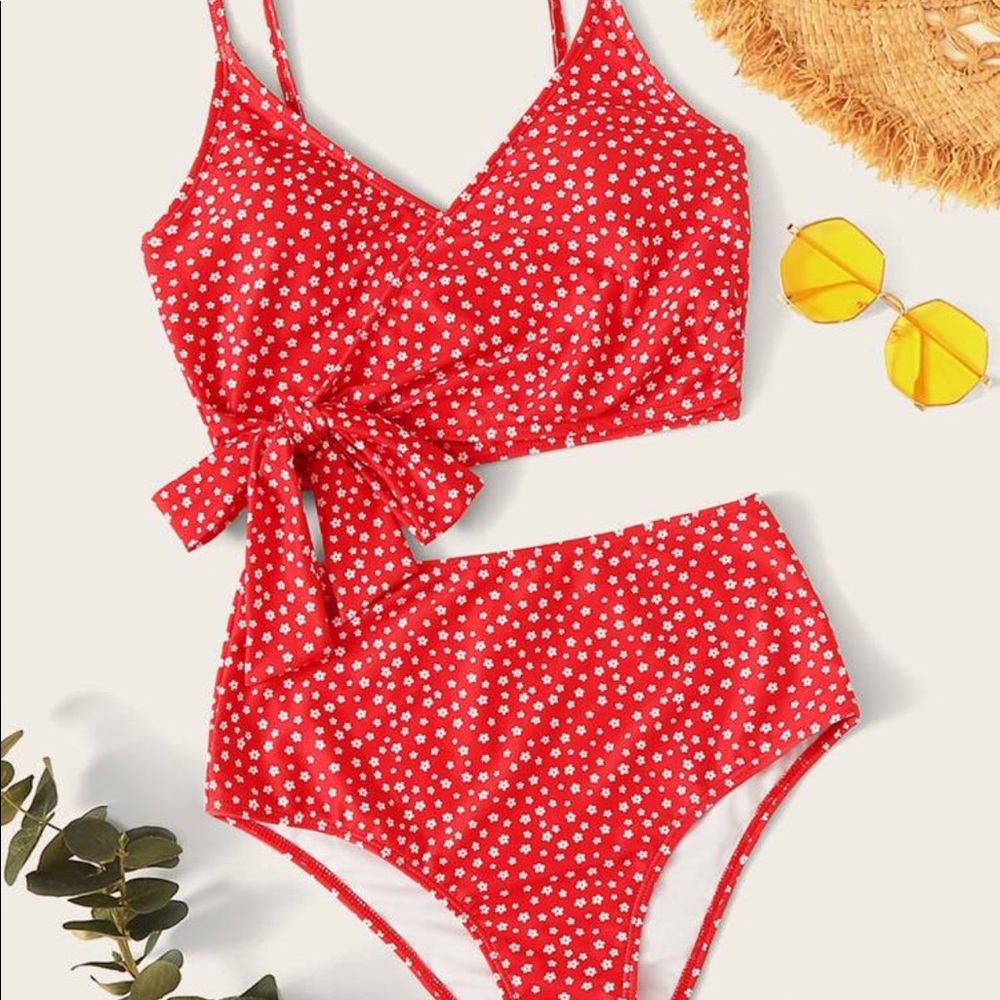 Floral Bikini BRAND NEW. NEVER WORN!